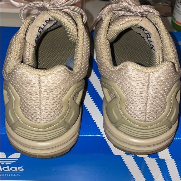 Adidas - Picture 3 of 4